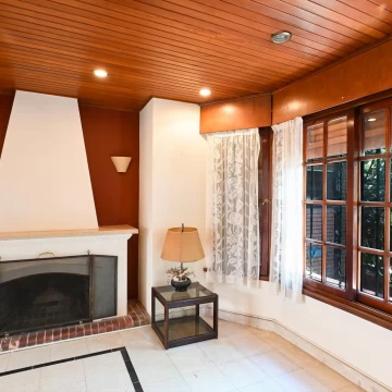 CASA EN VENTA DE 3 DORMITORIOS CON JARDIN EN FLORIDA – VICENTE LÓPEZ