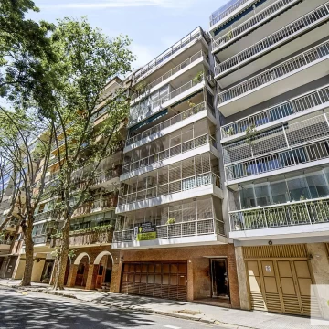 Venta departamento de 4 ambientes con cochera en Belgrano