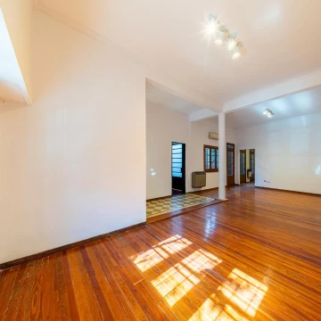 Casa en venta de 3 dormitorios con cochera, en Moreno 1500, Rosario Centro