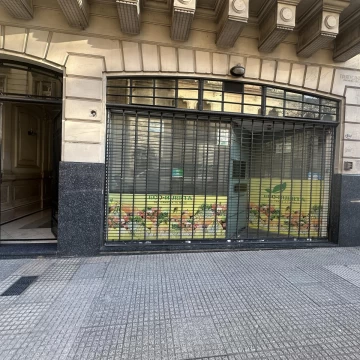 Local a calle con vidriera