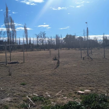 Finca en blanco en Colonia Elena