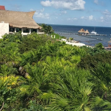 Terreno en venta en Bahia Petempich, Puerto Morelos