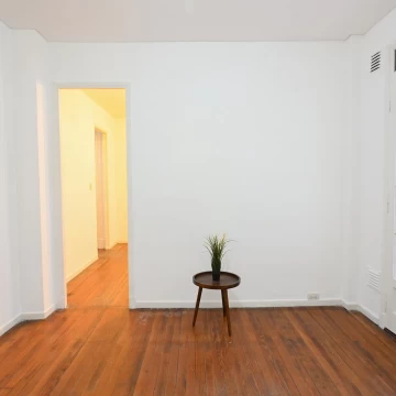 VENTA DEPARTAMENTO 3 amb   patio en zona facultades