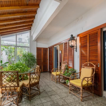Casa · En Venta · 5 Ambientes · Patio Y Terraza · Cochera · Ciudadela