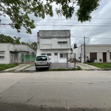 PH tres dormitorios en Venta calle 59 e/125 y 126 Berisso