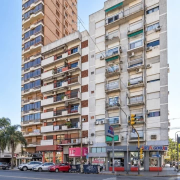 Departamento en Ramos Mejia 3 AMB Sobre Av de Mayo