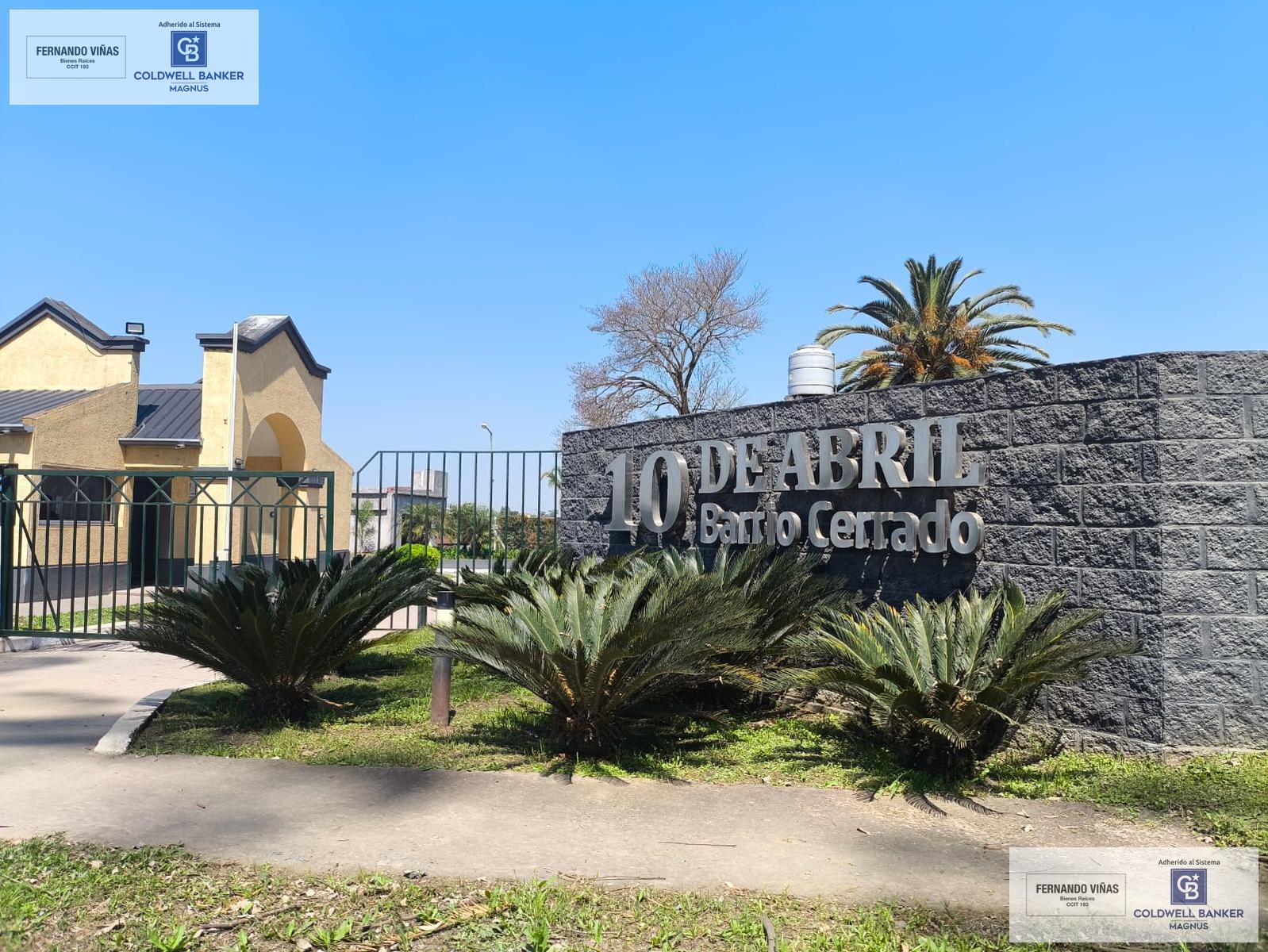 Acceso al barrio pivado