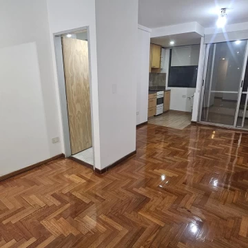Alquiler - Departamento 2ambientes con balcón y baulera - Barracas