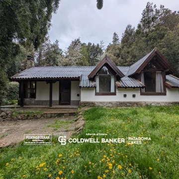 Venta de casa 3 habitaciones, cochera descubierta, patio con parrilla, barrio San Ignacio del Cerro