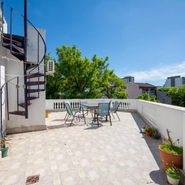 Venta - Casa - 5 Ambientes - Terraza - Patio - Cochera - Local - Parrilla - Villa Luro - Permuta