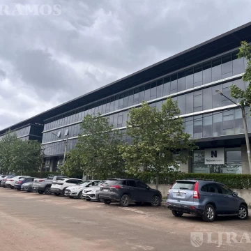 Alquiler Oficina 77 m² con Cochera – Paralelo 50 – Panamericana Pilar