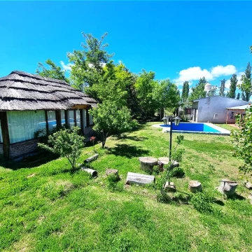 en Venta, Casa Quinta con Quincho y pileta, El cerrito, San Rafael, Mendoza.