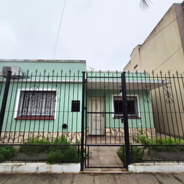 Juncal 726