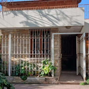 Oportunidad Venta de Amplia Casa en el Centro de Luján de Cuyo - Apto Crédito