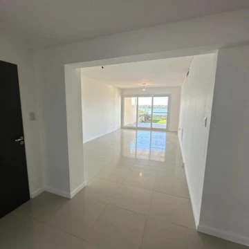 Departamento en Vila Vela PB con Jardín