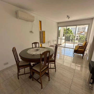 Vende departamento ubicado en Sarmiento 183