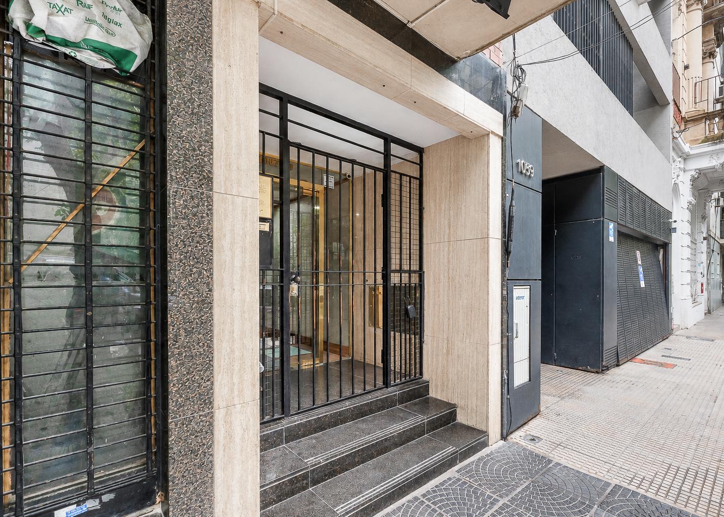 INGRESO AL EDIFICIO