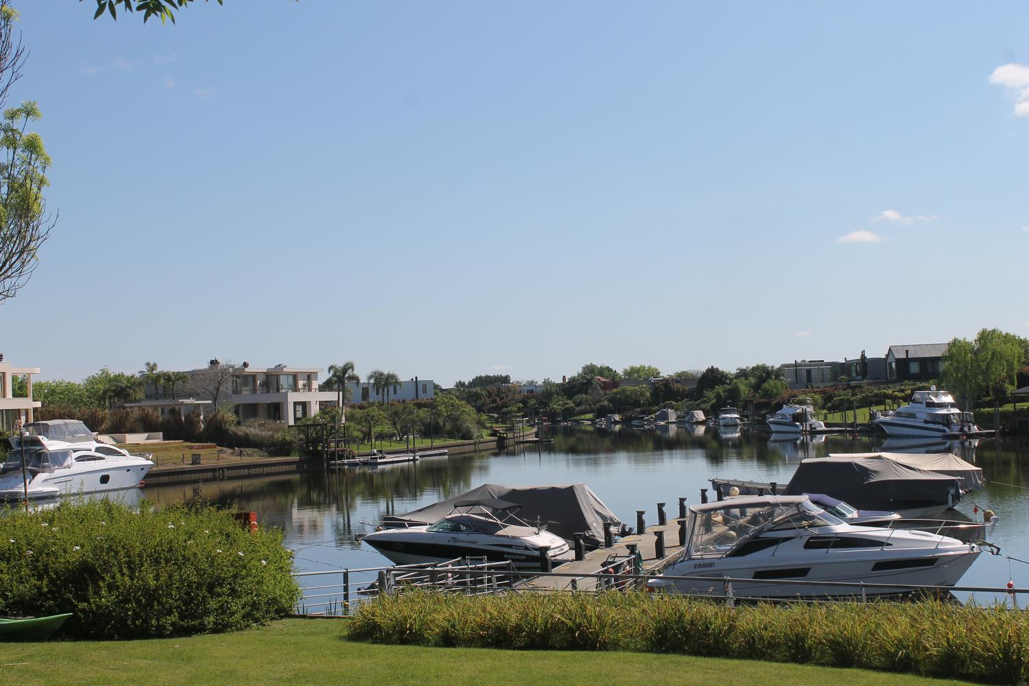 Vista del canal de Albanueva