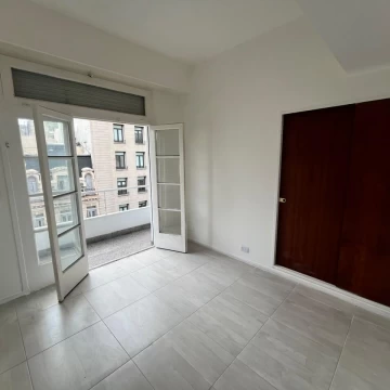 Departamento 3 Ambientes en Alquiler por Barrio Norte,  Amplio y Luminoso