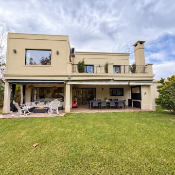 Casa VENTA 4 dormitorios c/ dependencias, Nordelta, La Alameda
