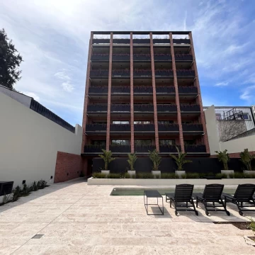 Alquiler 2 ambientes en Palermo Hollywood con balcón aterrazado, parrilla y cochera