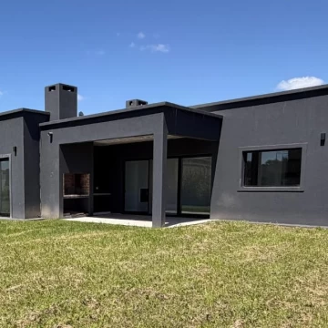 Casa en Venta y Alquiler 4 ambientes Barrio Santa Isabel
