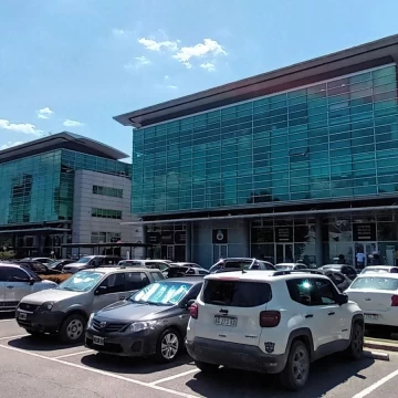 Oficina Alquiler a partir de diciembre.  Edificio Bureau. Frente, 40m2
