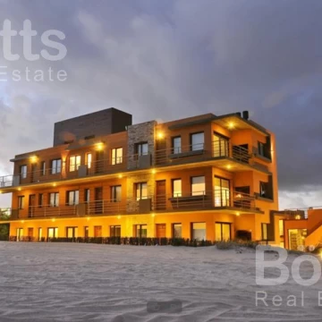 Venta departamento a estrenar 2 ambientes con cochera y vista a la playa