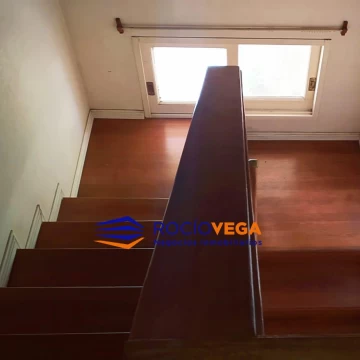 1793298259.jpg