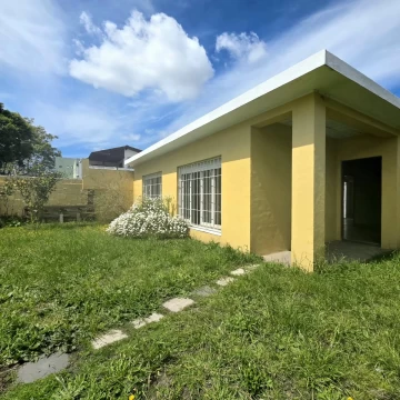 Venta Casa 4 Ambientes con Garaje y Quincho Barrio El Gaucho Mar del Plata