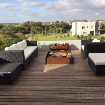 Venta. Casa 4 dormitorios 1 master. Piscina al Golf. Costa Esmeralda, Pinamar