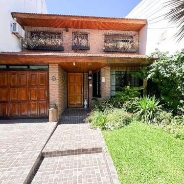 VENTA CASA 6 AMBIENTES PILETA JARDIN PARRILLA COCHERA OLIVOS VICENTE LOPEZ