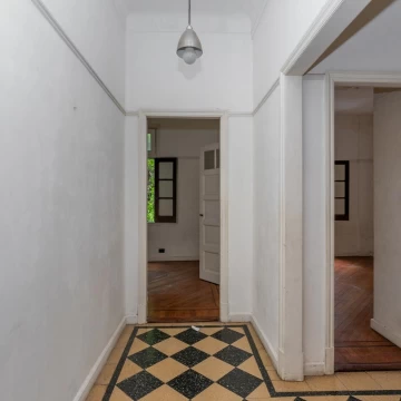 Venta departamento 3 ambientes con dependencia - Balvanera