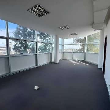 Imponente Oficina Corporativa de 288 m² en Paseo Champagnat, Pilar | Con Cocina y Baños