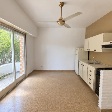 Vende PH 4 ambientes con terraza y patio en San Andrés San Martín