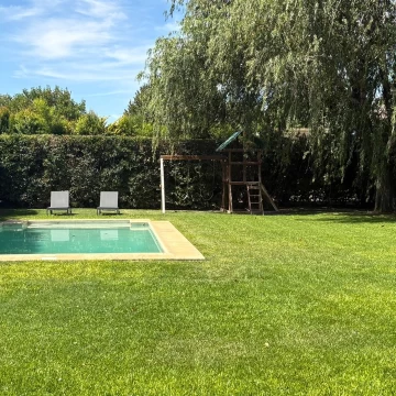 Casa Chalet  en Alq. Temporario en Santa Barbara, Tigre, G.B.A. Zona Norte