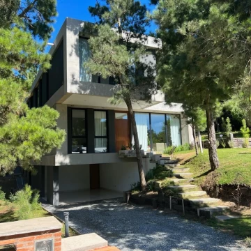 Casa Chalet  en Alq. Temporario en Costa Esmeralda, Costa Atlántica, Buenos Aires