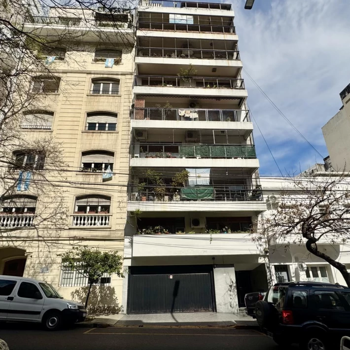 Venta departamento Barrio Norte.Tres ambientes dependencia cochera y baulera 