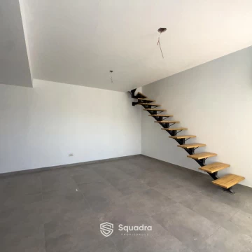 1793394742.jpg