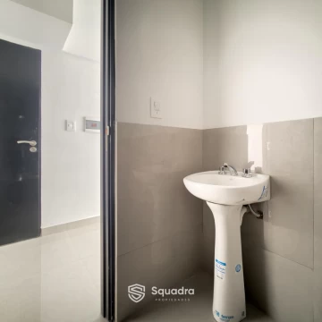 1793394760.jpg