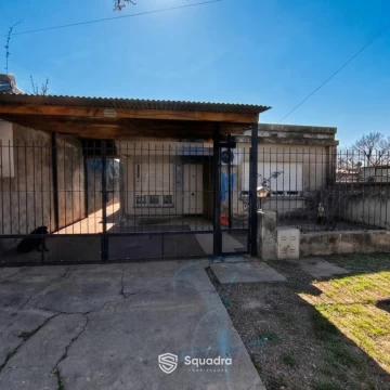 VENTA | PERMUTA - Casa 2 dormitorios, patio y parrillero - Casilda Santa Fe.