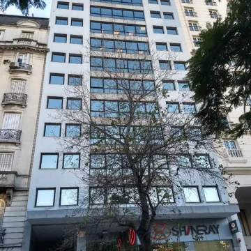 Oficina en alquiler - Centro - 129 m2- 1 cochera