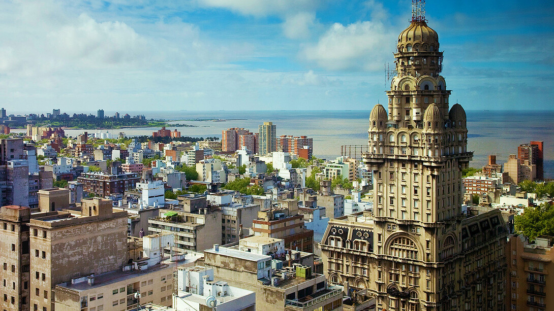 Uruguay fue elegido como el país más seguro para invertir en América Latina