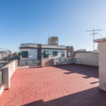 VENDIDO Venta de PH de tres ambientes en Villa Devoto.