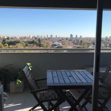 DEPARTAMENTO CON EXCELENTE VISTA COCHERA FIJA  SEGURIDAD Y AMENITIES