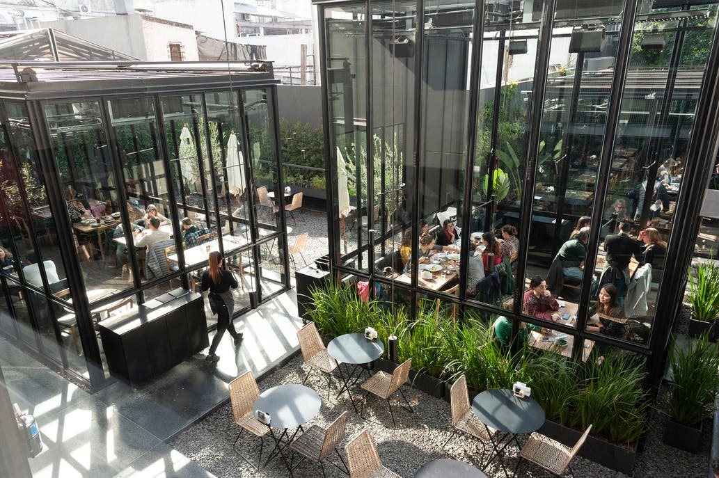 Aparecen nuevos polos comerciales y hay lista de espera en las principales arterias de CABA