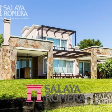 Venta y Alquiler  Excelente Casa  de 5 Ambientes  Isla Santa Monica