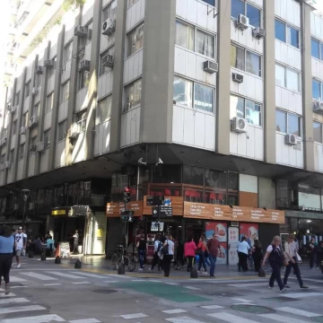 Oficina en venta en el Centro con cochera. Ideal Inversor Con renta