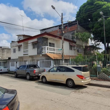 VENTA DE CASA ESQUINERA EN HUANCAVILCA SUR  (GV)