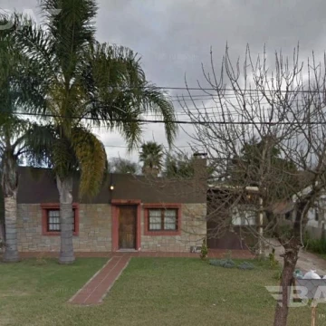 Casa con tres bungalows en Termas del Dayman